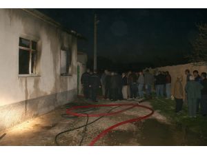 Engelli Genç Evlerinde Çıkan Yangında Öldü