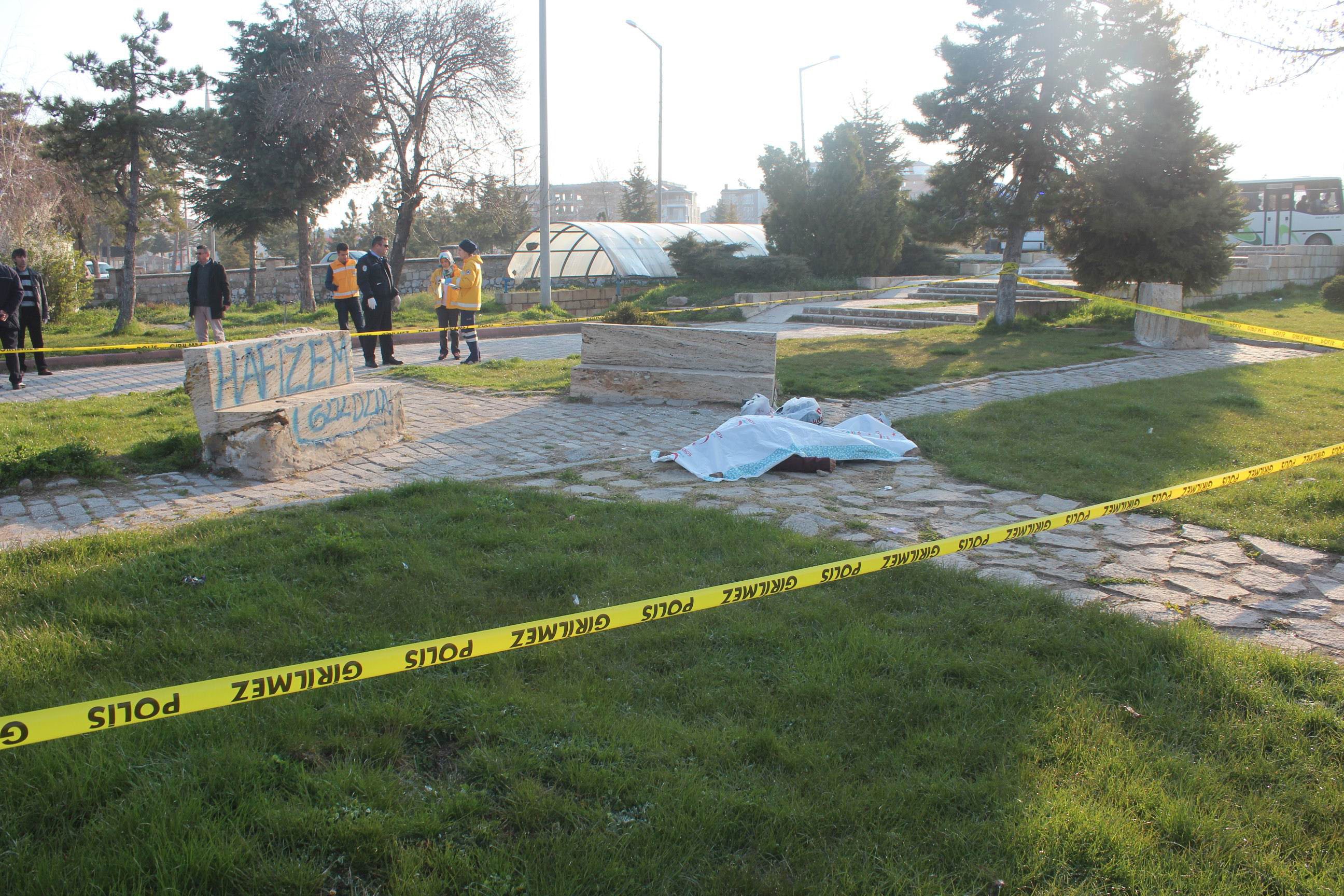 Konya'da boş şişe toplayan şahıs parkta ölü bulundu