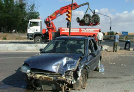 Traktörle otomobil çarpıştı: 7 yaralı