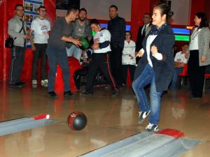 Zihinsel Engelli Çocuklar, Bovling Oynadı
