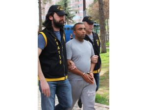 Adana'da İki Araç Kundaklandı