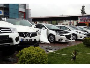 Trafik Kazası Güvenlik Kamerasınca Kaydedildi