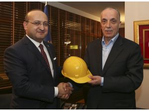Akdoğan, Türk-iş'i Ziyaret Etti