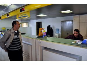 Hesabına 3 Kez Yanlışlıkla Yatırılan Parayı İade Etti