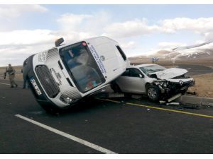 Kars'ta Trafik Kazası: 7 Yaralı