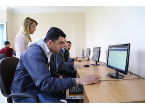 Hastalar, Sanat Ve Sporla Hayata Bağlanıyor