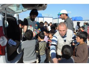 Türkiye'den Gönderilen Oyuncaklar Suriyeli Çocukları Sevindirdi