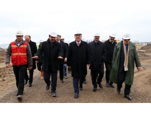 Toki Başkanı Turan, Türkiye'nin İlk "Ekolojik" Stadını İnceledi