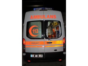 Yüksekova'da Ambulansa Molotoflu Saldırı