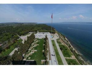 Şehitler Abidesi, Lalelerle "Kırmızı-beyaz"a Bürünüyor