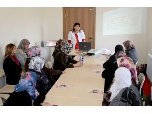 Gölbaşı'nda Kadınlara "Kanser" Semineri