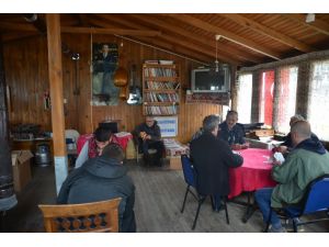 Bağışlanan Kitaplarla Kahvehanede Kütüphane Kurdular