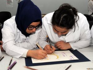 Altın Dibine Işık Veriyor