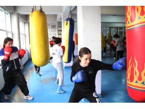 Yıldız Ve Genç Bayanlar Dünya Boks Şampiyonası'na Doğru