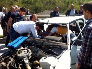Düzce'de Trafik Kazası: 3 Yaralı