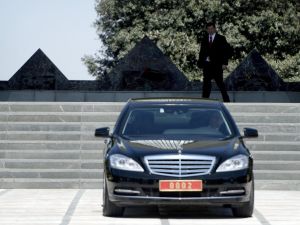 Başbakan Davutoğlu, Özal Ve Menderes'in Kabirlerini Ziyaret Etti