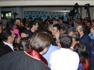 Adana Adliyesinde "Arama" Tartışması