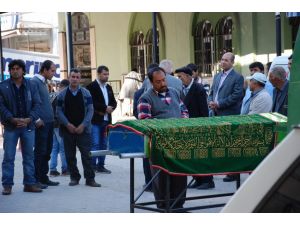 Elekrik Akımına Kapılıp Çaya Düşen Kişi Boğuldu