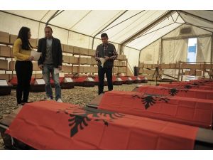 Kosovalı 21 Arnavutun Cenazesi Toprağa Verildi