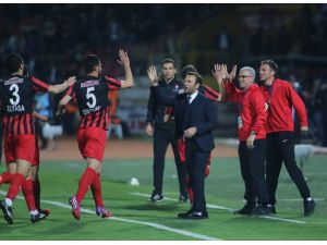 Futbol: Spor Toto Süper Lig