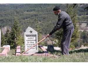 Köy Mezarlığının 45 Yıllık Gönüllü Hizmetkarı