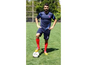 Mersin'in "Nöbetçi Golcüsü"nde Hedef 15 Gol