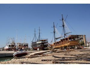 "Mavi Yolculuğa" Çıkacak Tekneler Denize İndirildi