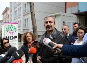 Hdp Genel Merkezi'ne Silahla Ateş Edildi