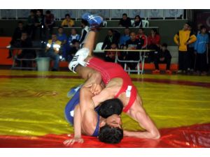 Güreş: Minikler Türkiye Şampiyonası
