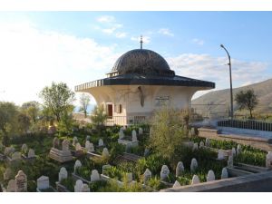 Tillo'da "Ağaçlı Türbe"