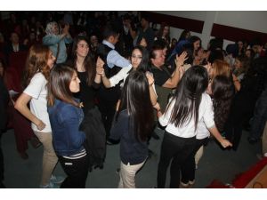 Gölbaşı'nda "Liseler Arası Ses Yarışması" Düzenlendi