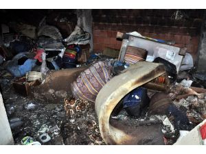 Yangın Çıkan Apartmanda 10 Kişi Dumandan Etkilendi