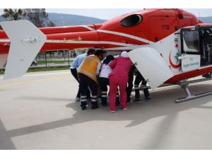 Bacağı Kopan Çiftçi Helikopterle Hastaneye Gönderildi