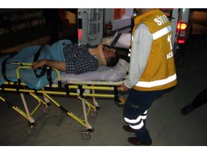 Suşehri’nde Saman Yüklü Kamyon Devrildi: 1 Yaralı