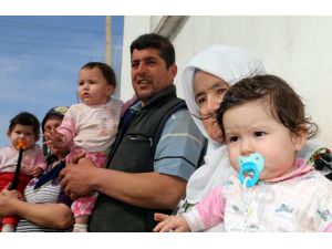 Üçüzlerin Ailesi "Mama Ve Bez Desteği" Bekliyor