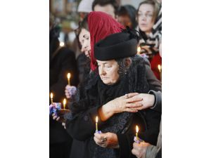 Ukrayna'da Öldürülen Gazeteci Buzina Son Yolculuğuna Uğurlandı