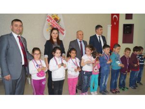 Ulusal Egemenlik Ve Çocuk Bayramı Satranç Turnuvası Sona Erdi