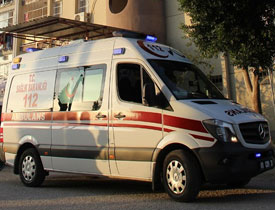 Ambulansa yol vermeyen yandı