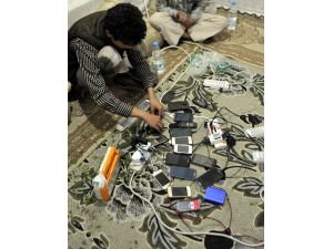 Yemen'de "Telefon Şarjı İstasyonları"