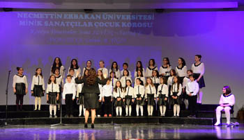 NEÜ Minik Sanatçılar Çocuk Korosu Afyon'da Sahne Aldı