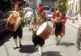 Şenlik dellal çağrısı ile başladı