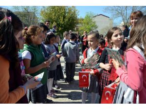 Keçeden Gelincikler "Şehitler Diyarı"nda