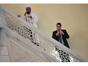 Camilerdeki "Engelleri" Kaldırıyorlar