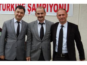 Trabzon Erdoğdu Anadolu Lisesi "Şampiyonları" Bekliyor