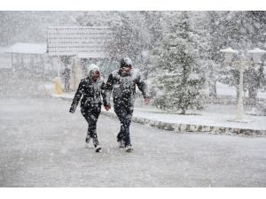 Abant'ta Kar Yağışı