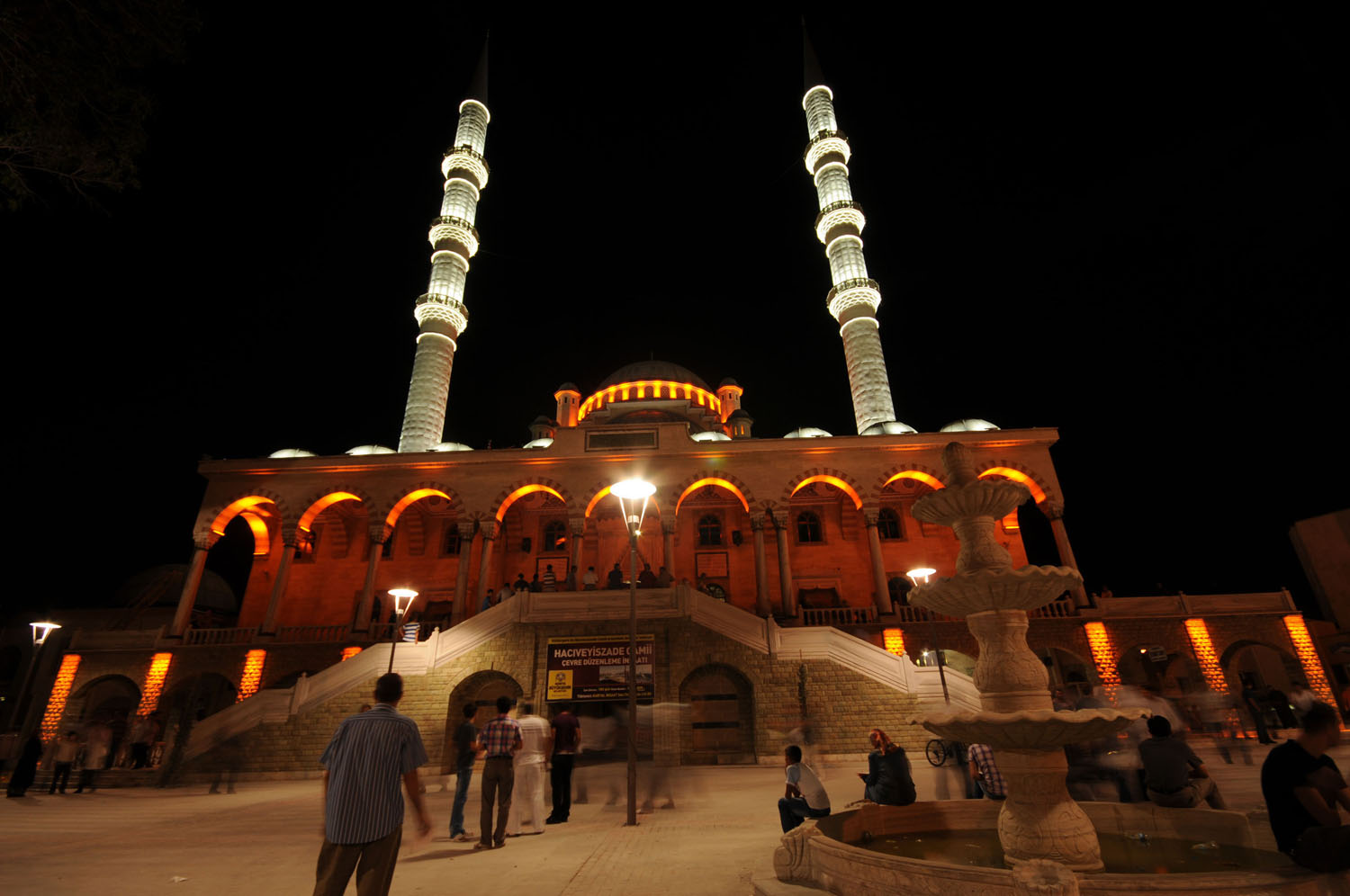 15 Temmuz Darbe Girişiminin Yıldönümünde Ülke Genelinde Sela Sesleri Yükseldi