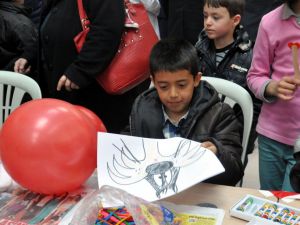 Hastanede Tedavi Gören Çocuklar İçin 23 Nisan Kutlaması