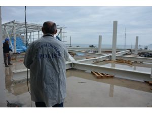 İnşaatta İşçilerin Üzerine Demir Tabla Düştü: 1 Ölü, 1 Yaralı