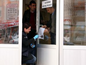 Kar Maskeli Soyguncu 10 Bin Lirayı Bıraktı Bozuk Paraları Aldı