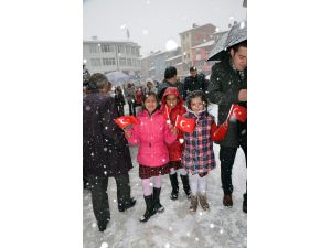 Çocuklar 23 Nisan'ı Kayak Yaparak Kutladı